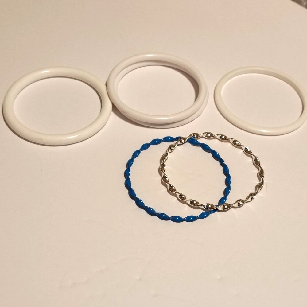 White & Blue Mixed Media Acrylic & Metal Bangle‎ Bracelets - Vintage Style Beach - Picture 4 of 8